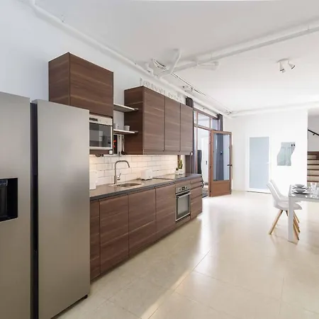 Luar Villa